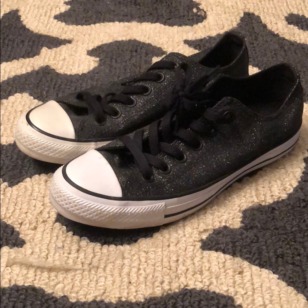 Women’s converse shiny size 7 - Picture 3 of 6